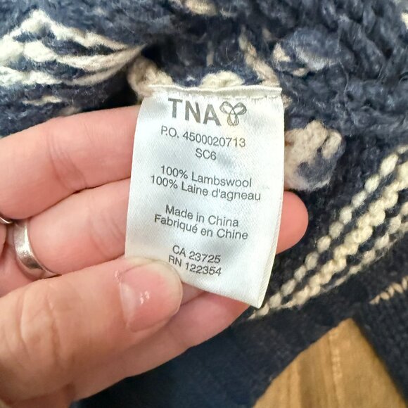 Aritzia TNA Sea to Sky Blue Deer Motif Cowichan Cardigan Sweater Lambswool L - Picture 10 of 10